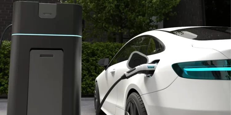 Mitos y realidades: lo que debes considerar si estás pensando en comprar un auto eléctrico, según experto