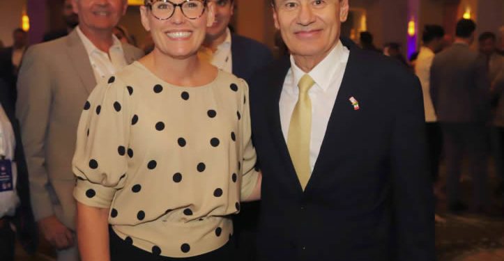 Presenta Durazo a empresarios de Arizona modelo del Plan Sonora