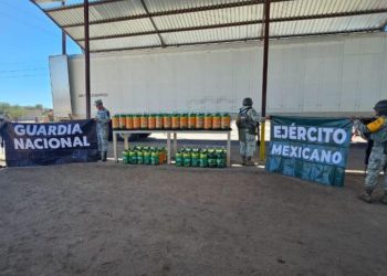 Ejército Mexicano asegura cargamento de metanfetamina líquida oculta en productos de limpieza en Sonora