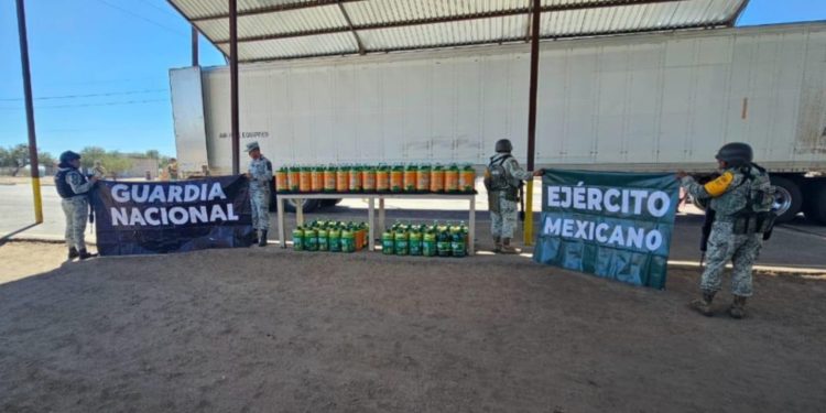 Ejército Mexicano asegura cargamento de metanfetamina líquida oculta en productos de limpieza en Sonora
