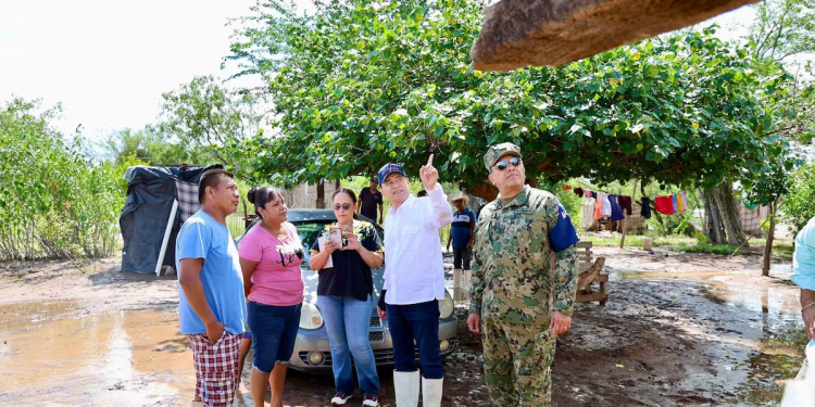 Alfonso Durazo recorre zonas afectadas en Guaymas tras tormenta tropical “Raymond”