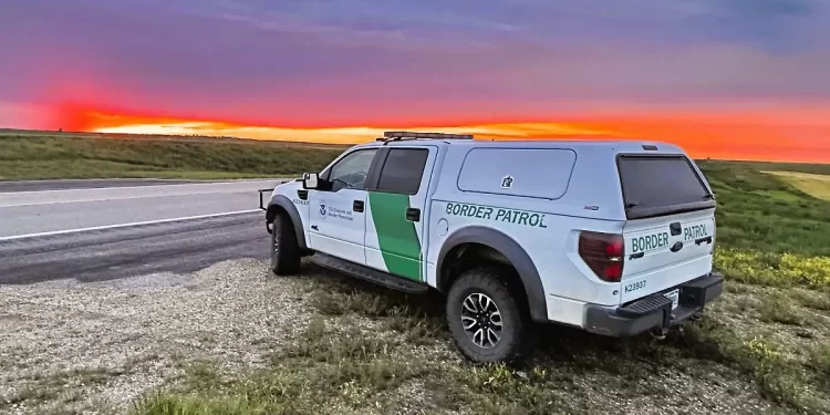 Disminuyen cruces ilegales en la frontera sur de EU durante administración de Trump