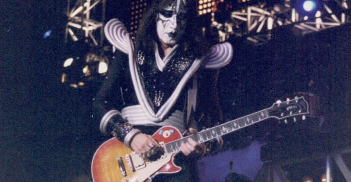 Murió Ace Frehley, guitarrista original de KISS, a los 74 años