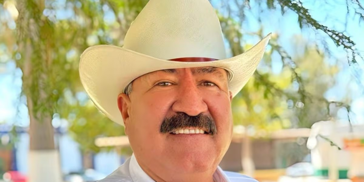 Alcalde de Ures, Gastón Rodríguez, reta a golpes a activista opositor a presa en Río Sonora