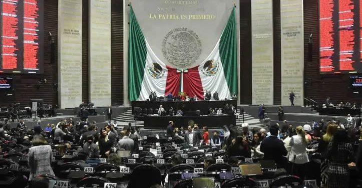 Avanza en diputados reforma aduanera