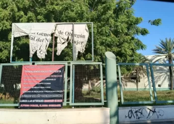 Trabajadores del IMSS Bienestar en Ciudad Obregón protestan por igualdad laboral