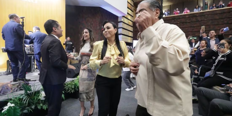 Gutiérrez Luna califica como “evento cultural” baile de la Sonora Santanera en San Lázaro; rechaza críticas por tragedia en Veracruz