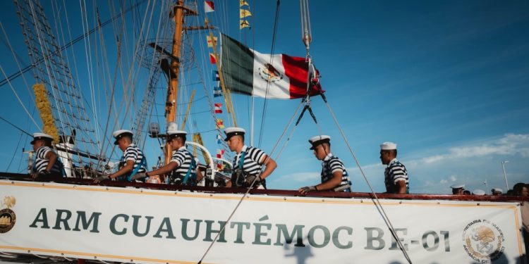 El Buque Escuela Velero ARM “Cuauhtémoc” arriba al Puerto de Progreso