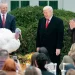 Trump indulta a dos pavos por Acción de Gracias y anula los perdones otorgados por Biden