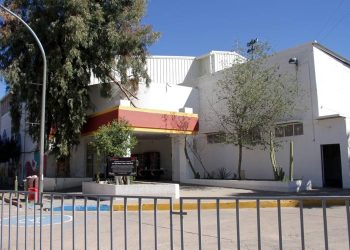 Anuncian desmantelamiento de albergues temporales en unidad deportiva de Nogales