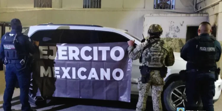 Aseguran Armamento al Interior de un Auto Abandonado en Bácum