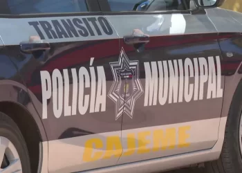 Detienen en Guaymas a Agente de la Policía Municipal por Conducir Vehículo con Reporte de Robo