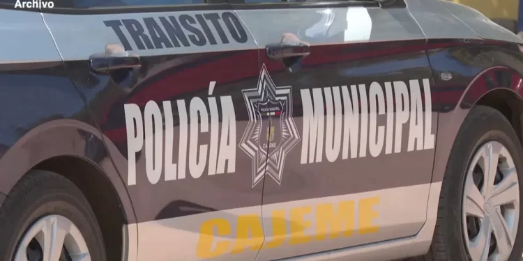 Detienen en Guaymas a Agente de la Policía Municipal por Conducir Vehículo con Reporte de Robo
