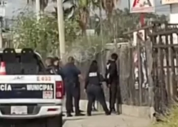 Detienen a Tres Sujetos Armados a Bordo de Vehículo con Reporte de Robo en Hermosillo