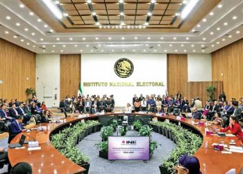 El INE aprieta su gasto ante superelección; mil millones de pesos menos