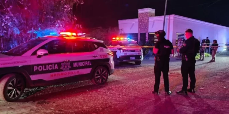 Mujer Muere Asesinada a Balazos Mientras Caminaba con Bolsas de Supermercado en Hermosillo