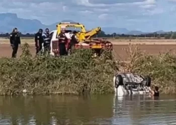 Mueren Tres Personas al Caer Dentro de su Auto a Canal de Riego en Ciudad Obregón