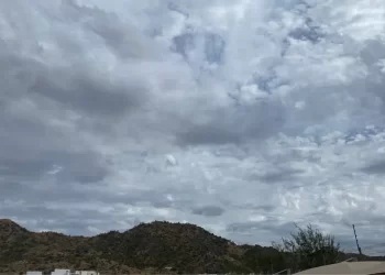 Detienen a Tres Sujetos Armados a Bordo de Vehículo con Reporte de Robo en Hermosillo