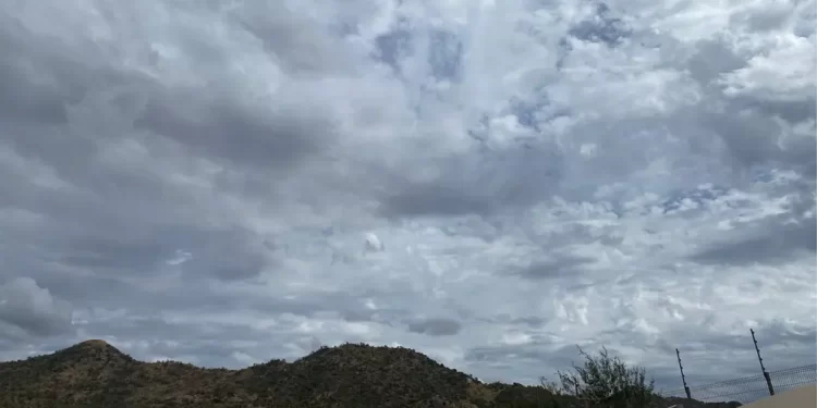 Detienen a Tres Sujetos Armados a Bordo de Vehículo con Reporte de Robo en Hermosillo