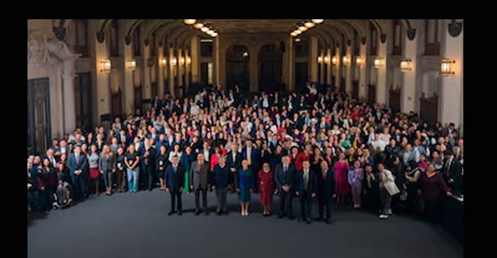 Sheinbaum reúne a legisladores en Palacio: agradece aprobación del Paquete Económico 2026