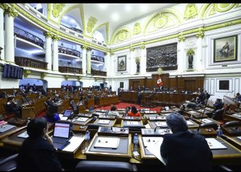 Perú declara persona ‘non grata’ a Sheinbaum y escala su conflicto con México