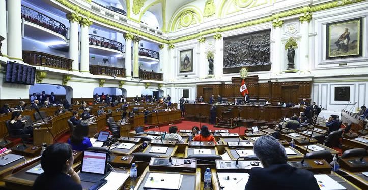 Perú declara persona ‘non grata’ a Sheinbaum y escala su conflicto con México