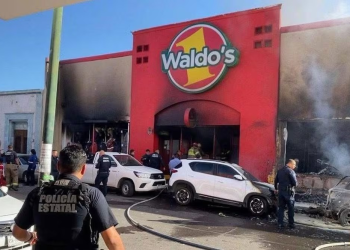 Sheinbaum lamenta muertes por incendio en Waldo’s de Hermosillo; gobierno federal está apoyando, dice