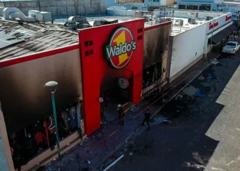 Incendio en Waldo’s revela vacío de supervisión y desactualización de Protección Civil en Sonora