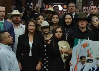 Grecia Quiroz, viuda de Carlos Manzo, rinde protesta como nueva alcaldesa de Uruapan