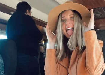 Influencer Tamara Chiunti desata indignación al llamar “pueblito” a Ciudad Obregón y decir que “huele a fritanga”