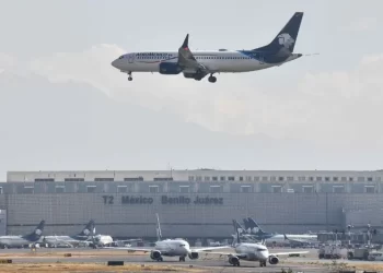 Cuatro años bajo ruido aéreo: ciudadanos exigen a la AFAC cambiar rutas del AICM