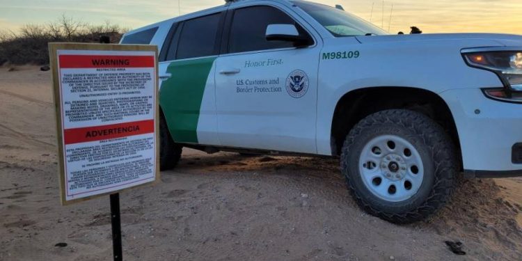 Incautan metanfetamina oculta en carne en control fronterizo