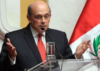 Hugo de Zela informa que Perú rompe relaciones diplomáticas con México por asilo a Betssy Chávez