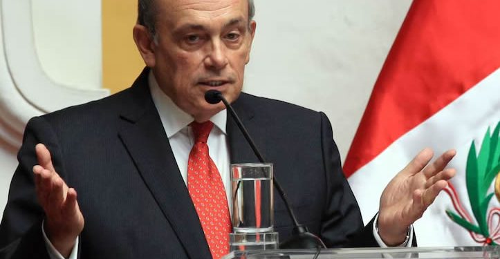 Hugo de Zela informa que Perú rompe relaciones diplomáticas con México por asilo a Betssy Chávez