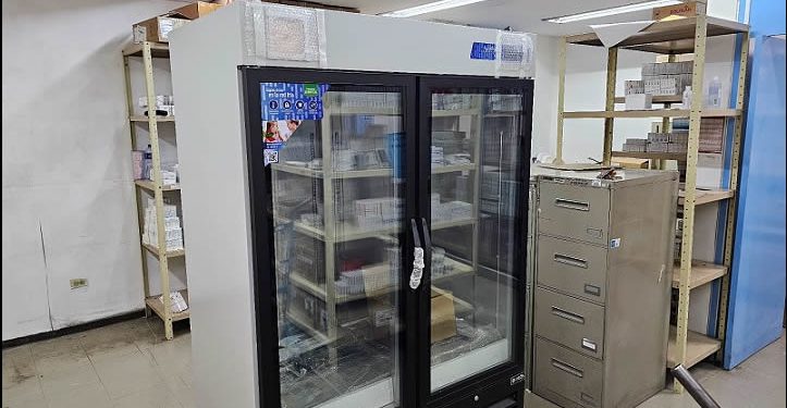 Entregan equipo a la Clínica Hospital de Navojoa; son dos refrigeradores para almacenar medicamento para su preservación