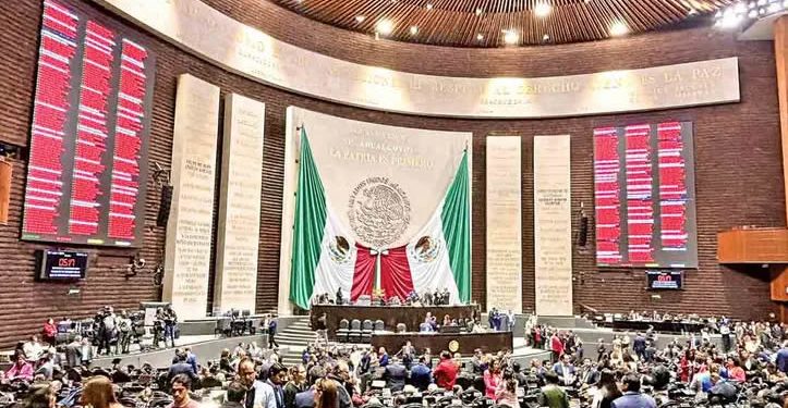 Diputados federales, los únicos en brincar austeridad; alistan alza salarial de 9.53%