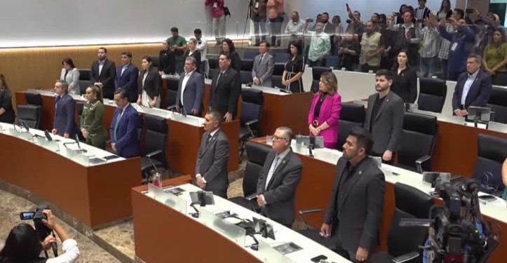 Rinde Congreso de Sonora homenaje póstumo a víctimas de la tragedia en centro comercial de Hermosillo con minuto de silencio