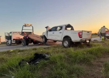 Volcadura de camioneta deja nueve heridos