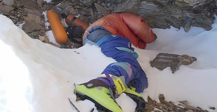 Cadáveres en el Everest: el lado oscuro de la montaña más alta