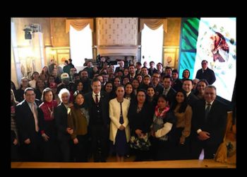 Claudia Sheinbaum se reúne con mexicanos en Washington: “Queremos un buen trato”