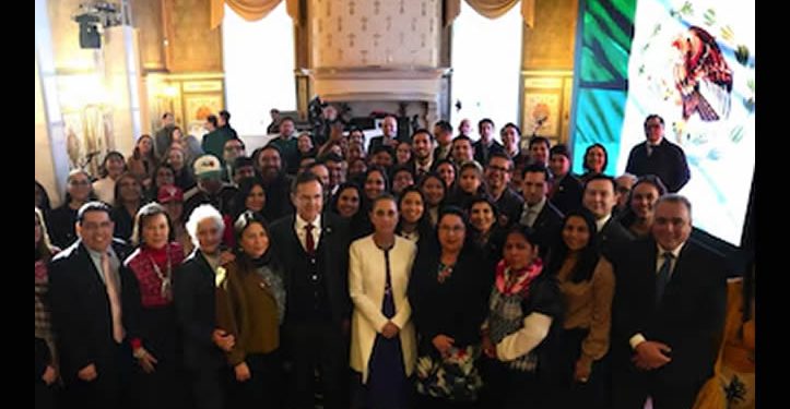 Claudia Sheinbaum se reúne con mexicanos en Washington: “Queremos un buen trato”