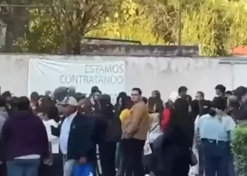 Acarreo exprés al Zócalo: así trajeron a decenas desde Sonora para llenar el evento de Morena