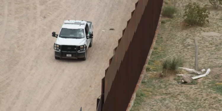 Amplían construcción del muro fronterizo inteligente por 8 mil mdd en Texas y Arizona