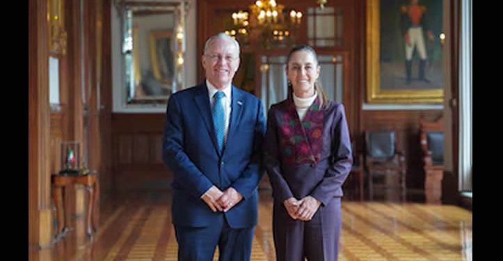 Sheinbaum se reúne con José Medina Mora, nuevo presidente del CCE