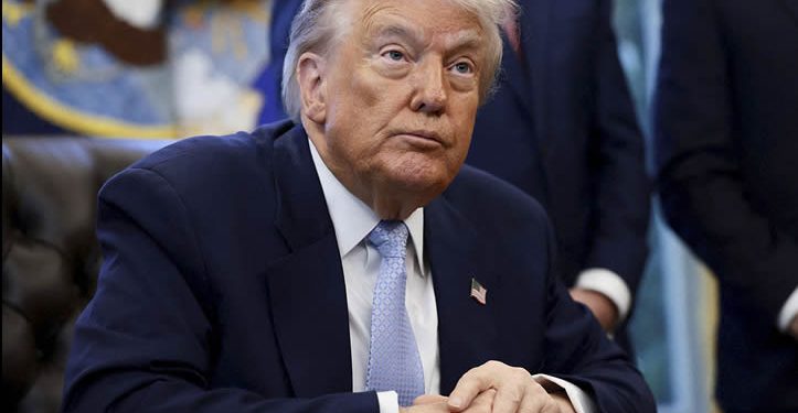 Trump impulsa plan para quitar la ciudadanía a más personas naturalizadas: NYT