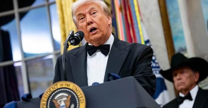 Y tras amenaza por el agua … ahora Trump amaga con bombardear narcos en México