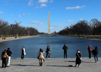 El número de turistas internacionales en Estados Unidos disminuye, con una excepción: México