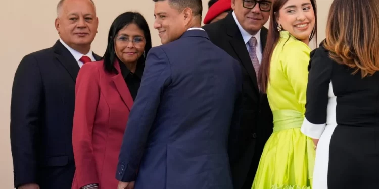 The Guardian dice que Delcy y su hermano negociaron con EEUU antes de la captura de Maduro