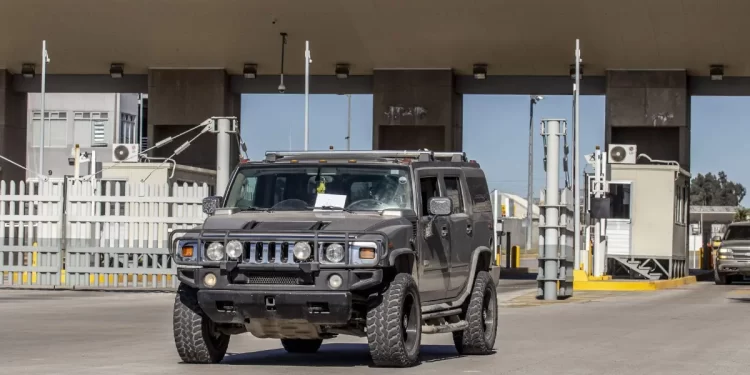 ‘Autos chocolate’ siguen: Hacienda avala importación legal por un año más