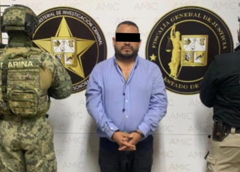 Capturan en aeropuerto de Hermosillo a presunto asesino de jefe policiaco de San José del Cabo, BCS; lo acusan de homicidio calificado